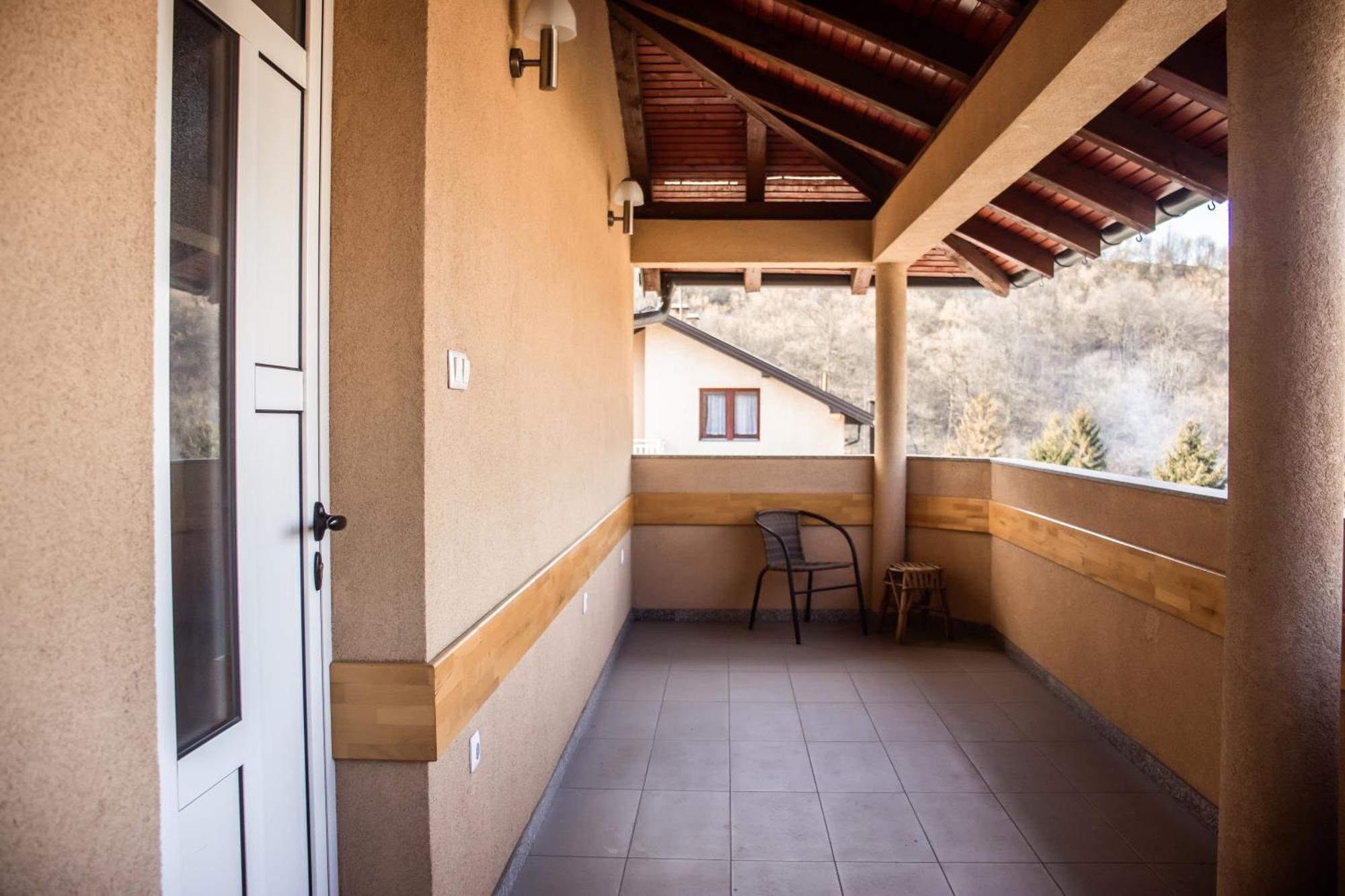 Apartments Basic Visoko Exterior photo